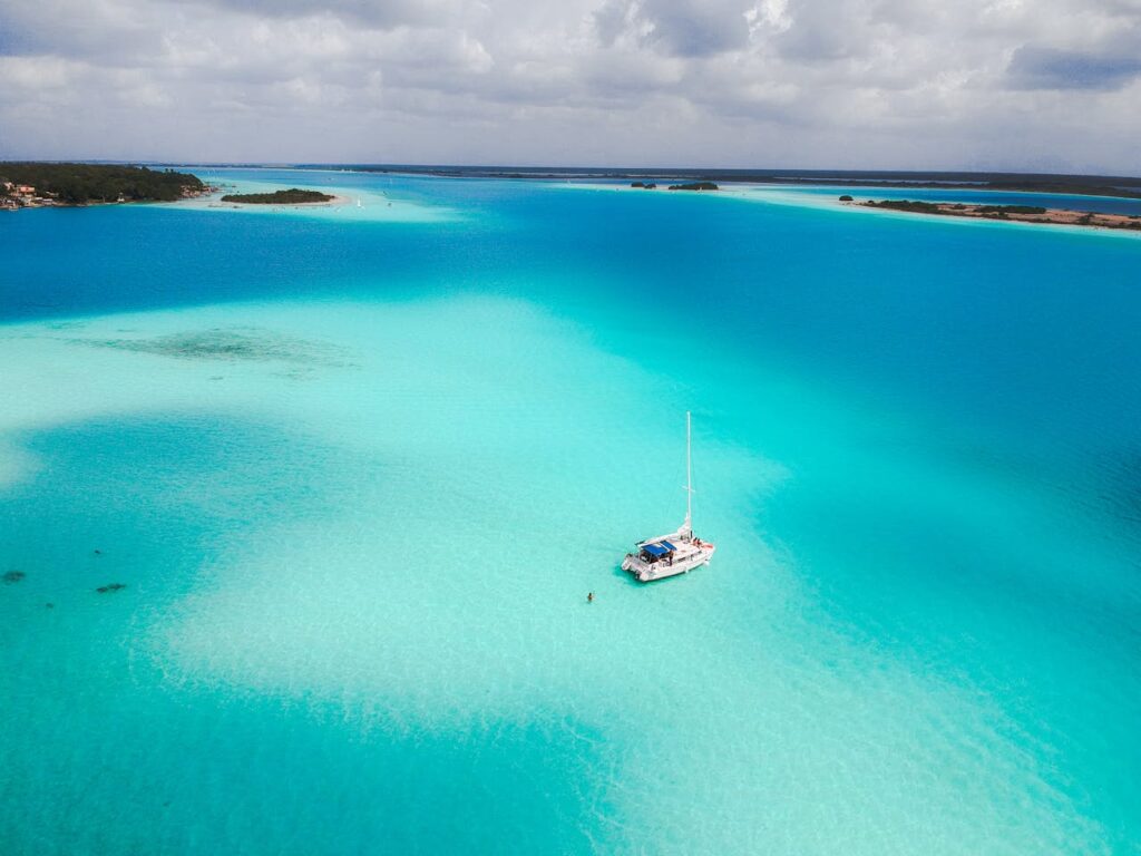 
Descubriendo Bacalar: La Joya Oculta de Quintana Roo